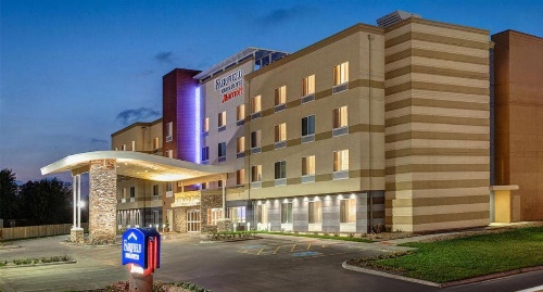 Fairfield Inn & Suites by Marriott McPherson image 1